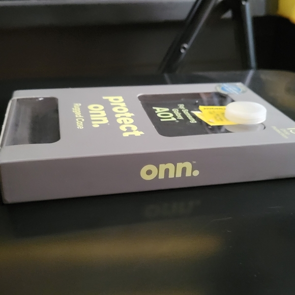 Samsung Galaxy A01 Rugged Phone Case Unopened Damaged Packaging Unopen With Tags - Picture 3 of 12